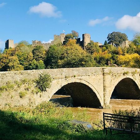 Flower Cottage By Ludlow Castle With Onsite Parking Exterior photo