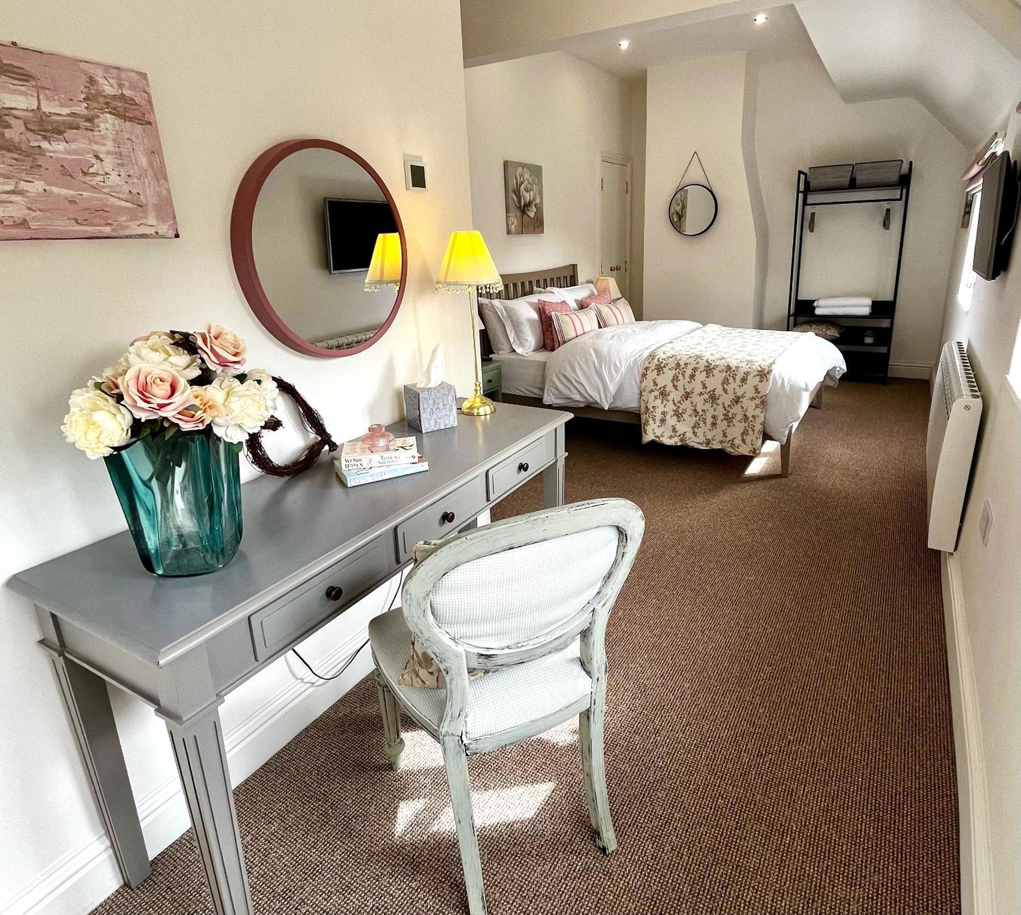 Flower Cottage By Ludlow Castle With Onsite Parking Exterior photo