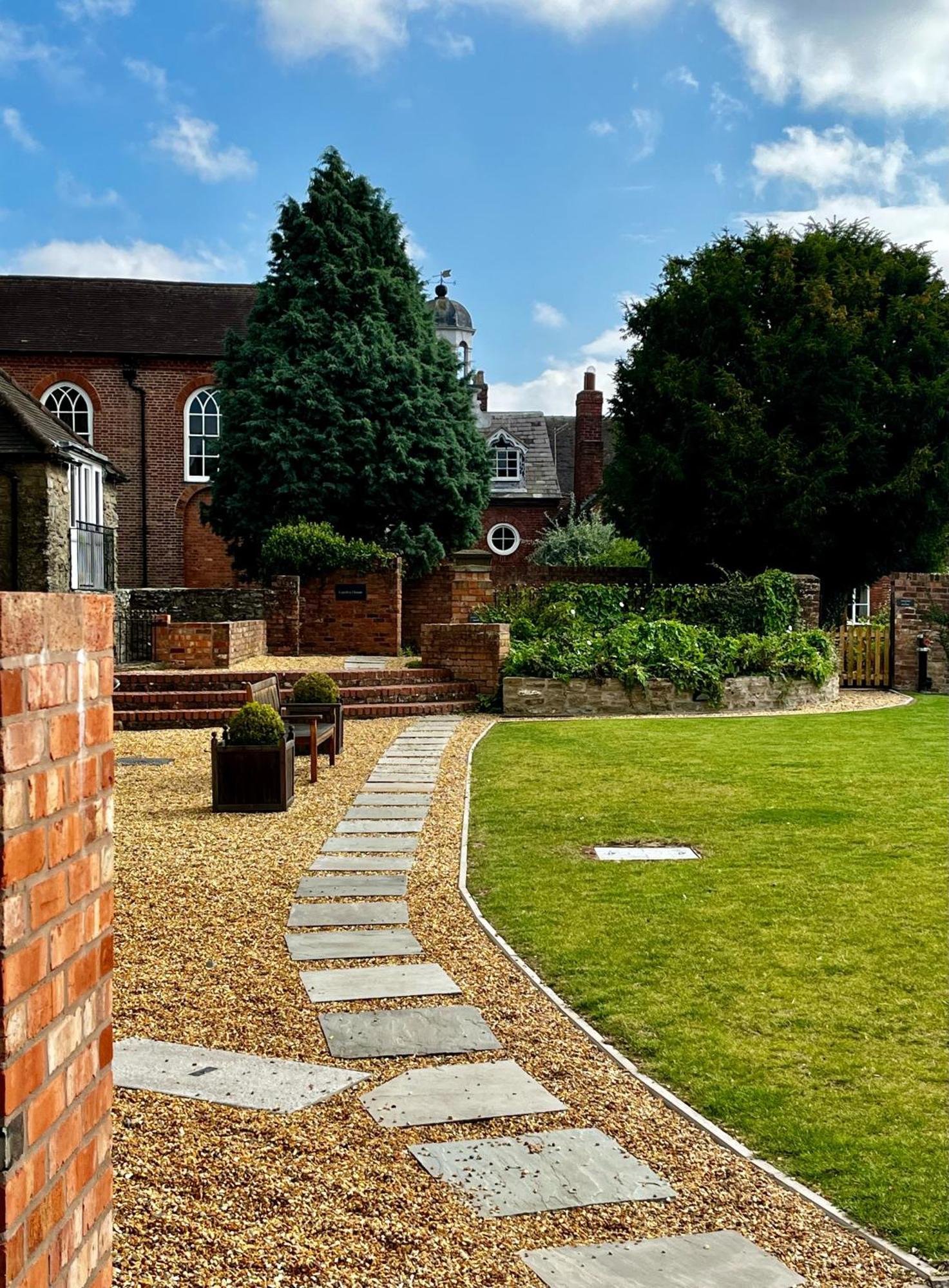 Flower Cottage By Ludlow Castle With Onsite Parking Exterior photo
