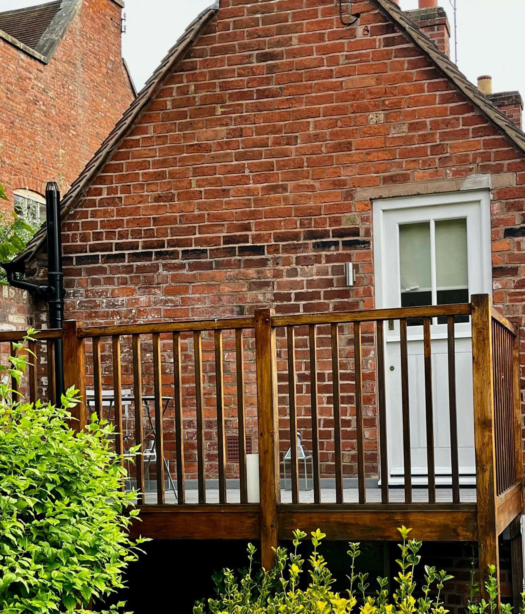 Flower Cottage By Ludlow Castle With Onsite Parking Exterior photo