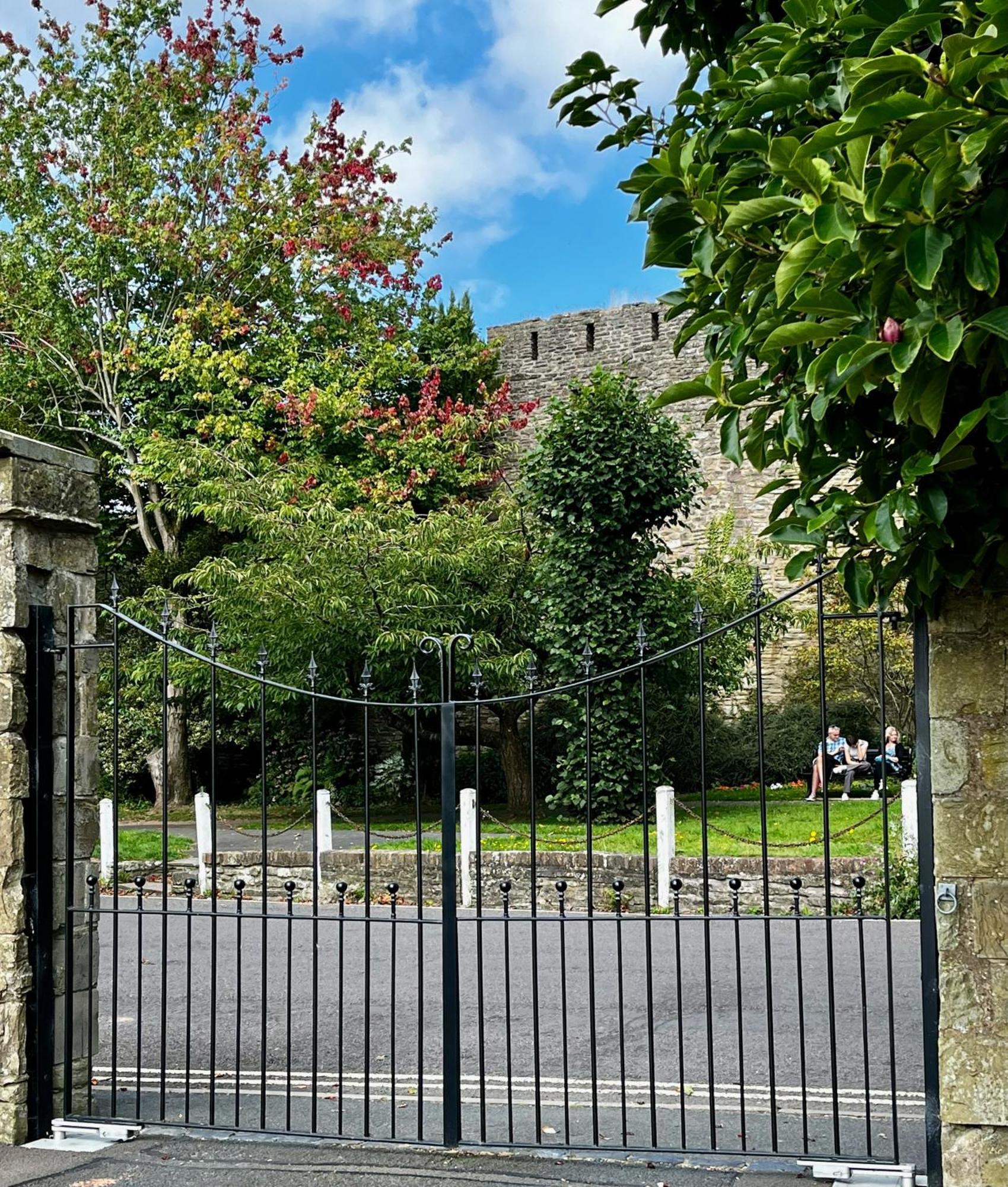 Flower Cottage By Ludlow Castle With Onsite Parking Exterior photo